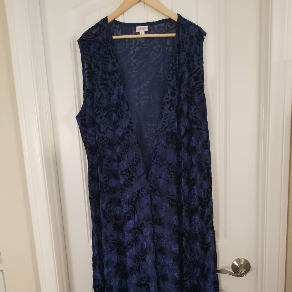 XL Elegant Joy - Lularoe - Blue Velvet Floral
